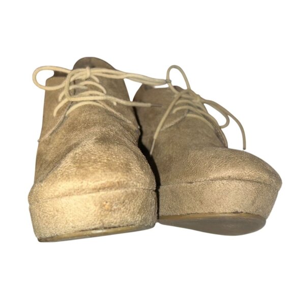 Kirra Faux Suede Vintage Lace Up Wedge in Beige Size 7 - Picture 6 of 9